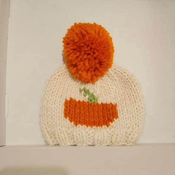 Pom pom pumpkin hat - Picture 1 of 3